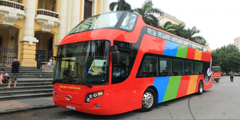 Hanoi’s first “Hop on – Hop off” buses were launched on May 30 to serve tourists in exploring the capital city, aiming to create a highlight in local tourism in this summer.