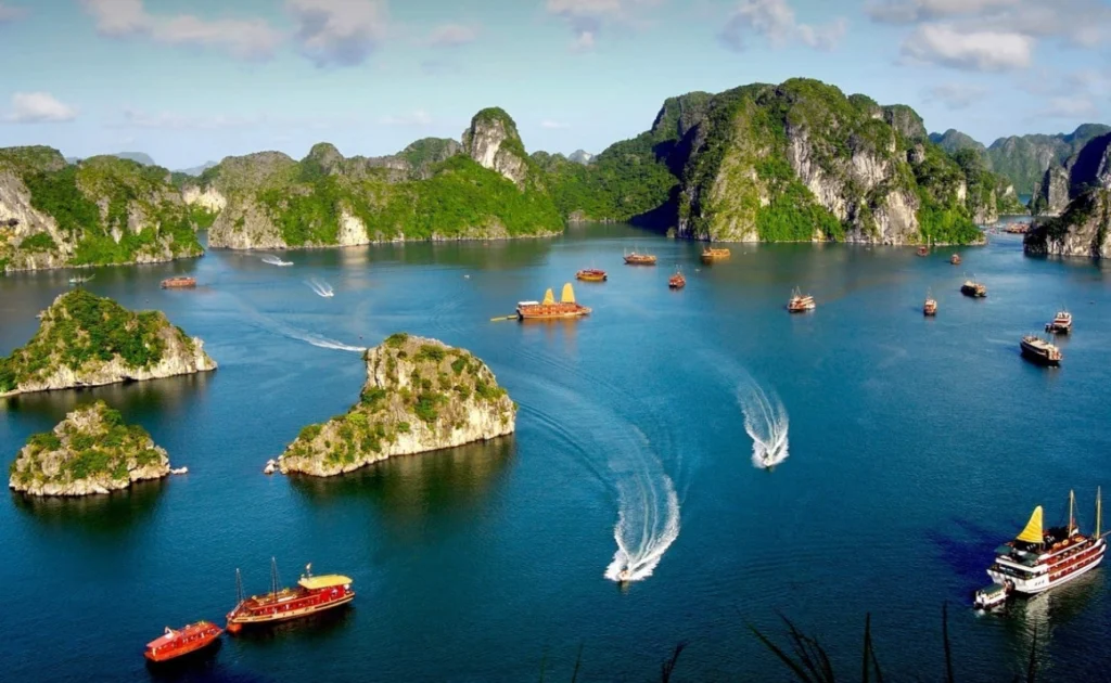 Ha Long Bay Vietnam’ UNESCO World Heritage Sites