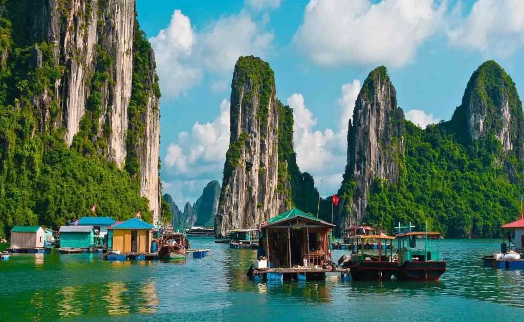 Hạ Long Bay – Cát Bà Archipelago. Vietnam’s UNESCO World Heritage Sites